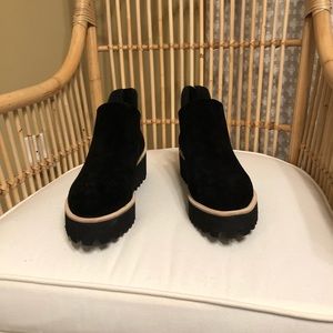 all black tread platform ankle boots